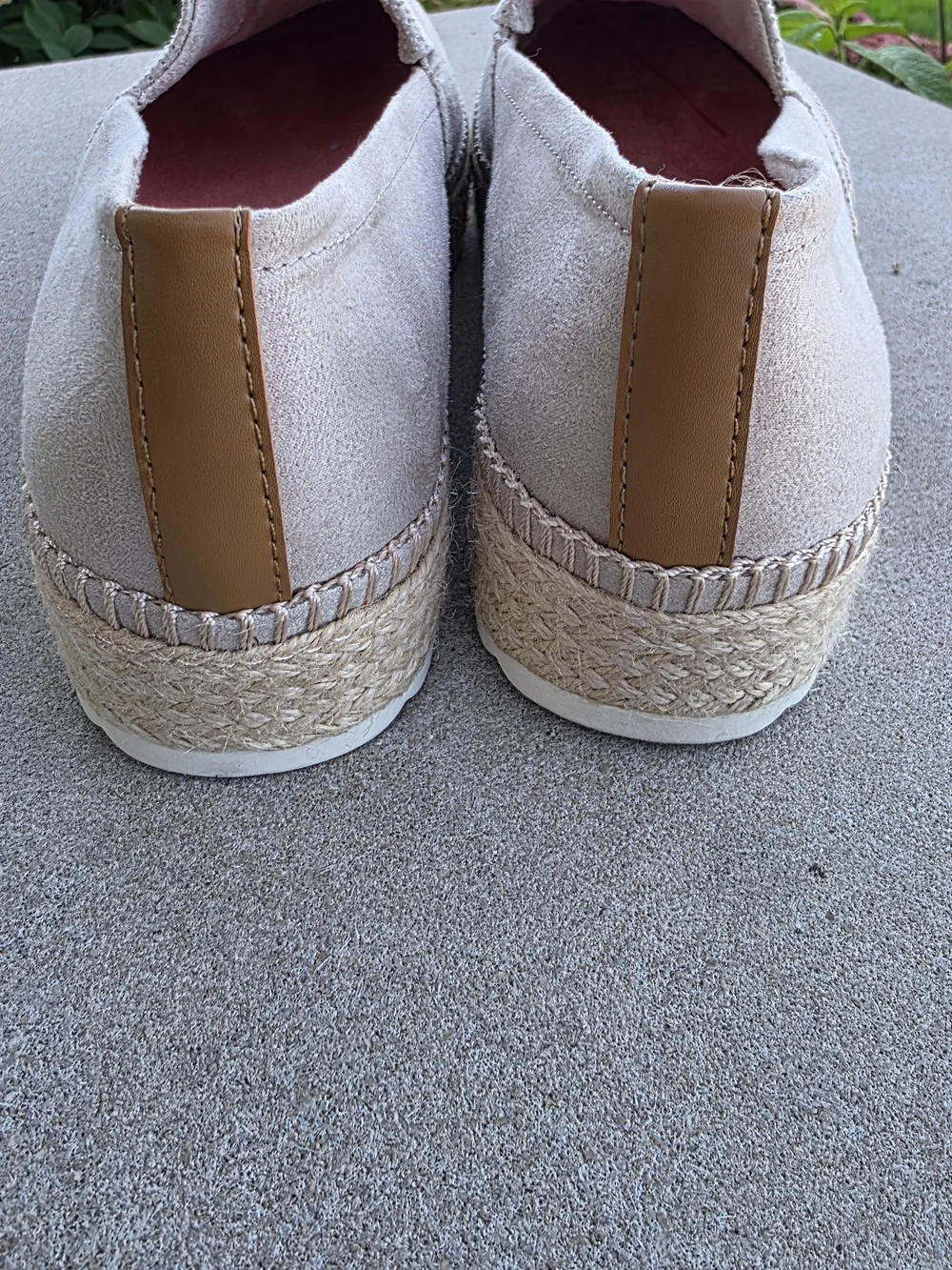 Dr. Scholl’s Women’s Size 9M Gray Suede Perforated Platform Espadrille Slip On